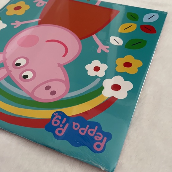 Peppa Pig | 2022 16-Month Wall Calendar - Picture 5 of 12